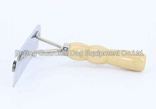 Grooming Rake, Wooden Handle